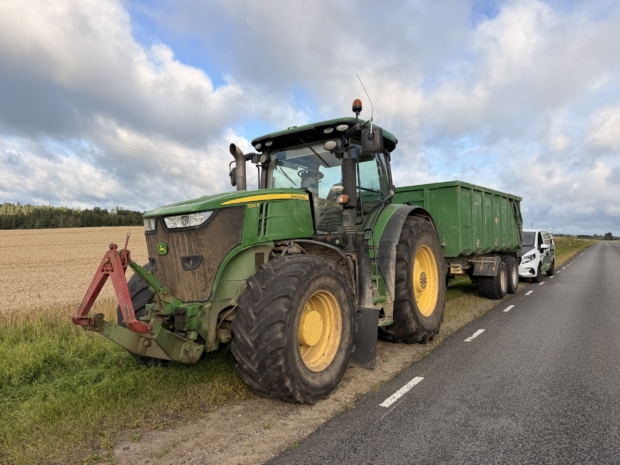 John Deere 7250R traktor seisis põllu ääres DPF rikke tõttu. Agrotune lahendas probleemid lõplikult. Traktori chiptuning ja DPF, EGR probleemide lahendamine.