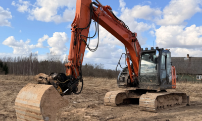 HITACHI ZX135US