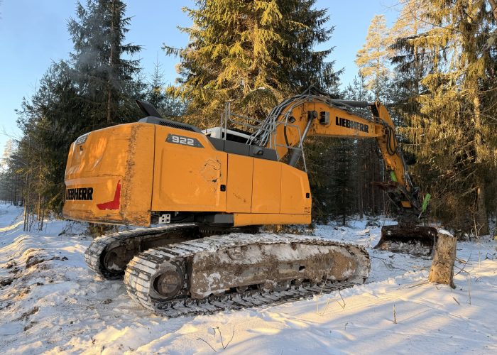 Liebherr 922 LI ekskavaator sai AdBlue probleemidele lahenduse. AdBlue eemaldus, DPF ehk tahmafiltri eemaldus ja EGR klapi eemaldus.