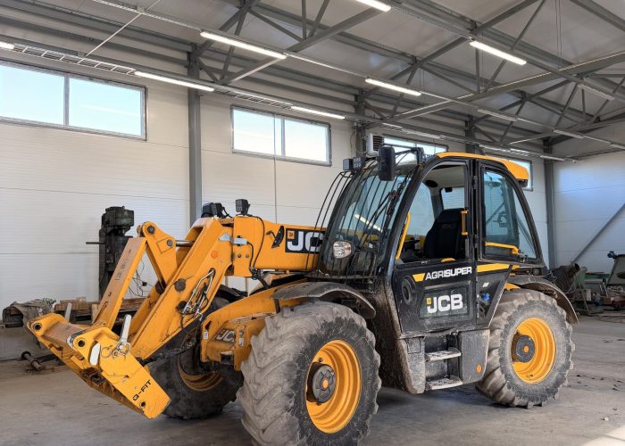 JCB 542 teleskooplaadur sai lõpliku lahenduse AdBlue probleemile. AdBlue eemaldus, DPF ehk tahmafiltri eemaldus ja EGR klapi eemaldus.
