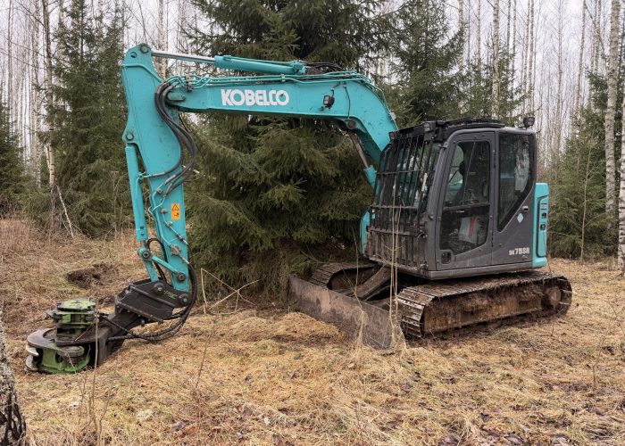 Kobelco SK75 ekskavaatori DPF ehk tahmafiltri eemaldamine ja EGR klapi eemaldamine.